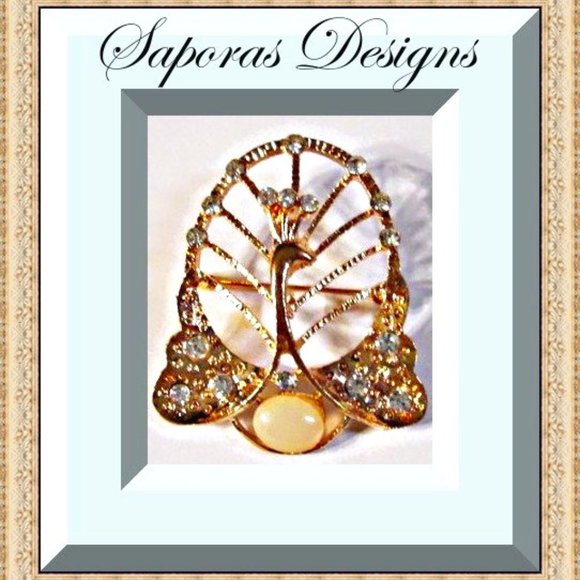 Gold Tone Peacock Design Brooch With Clear Crystals & White Bead - Picture 1 of 1